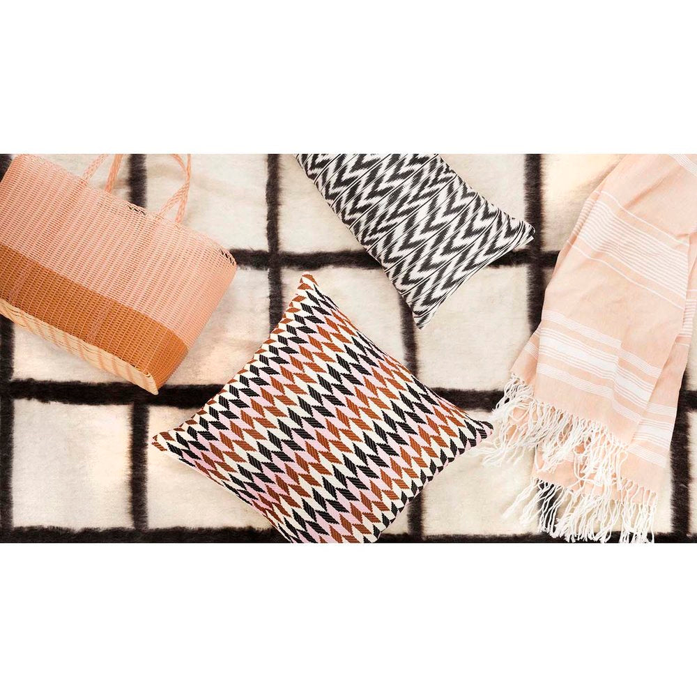 Momos Grid Blanket- Natural White and Black