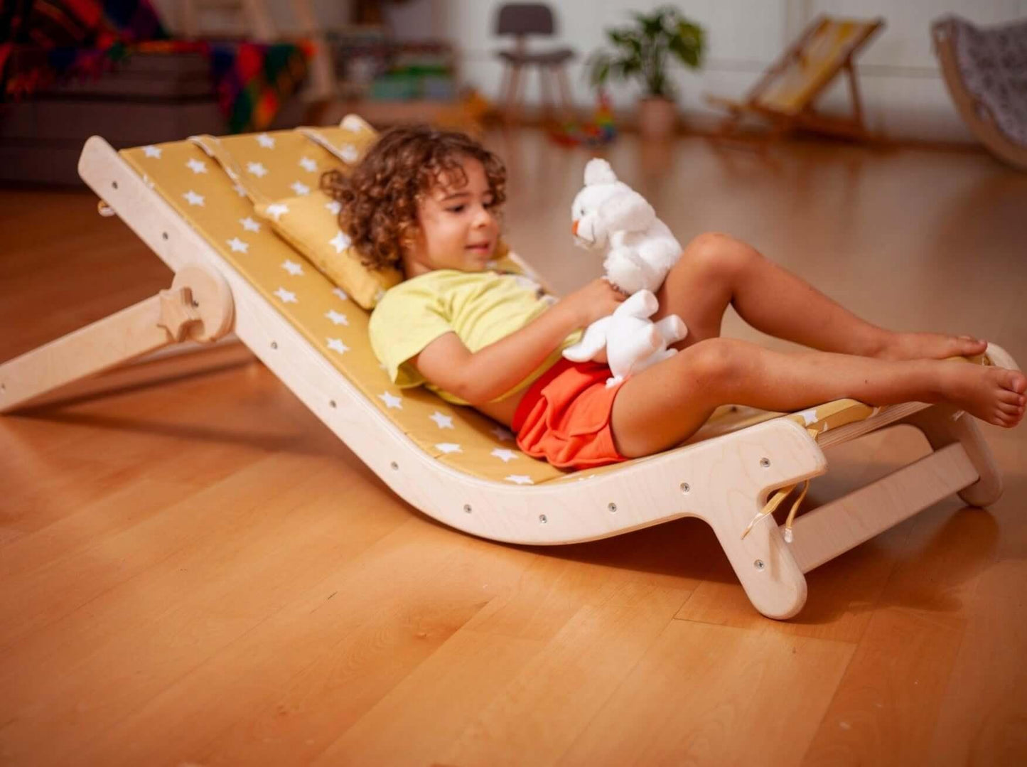 KIDS LOUNGE | Adjustable Lounge Chair with Comfy Pad for Kids - Disselt Designs