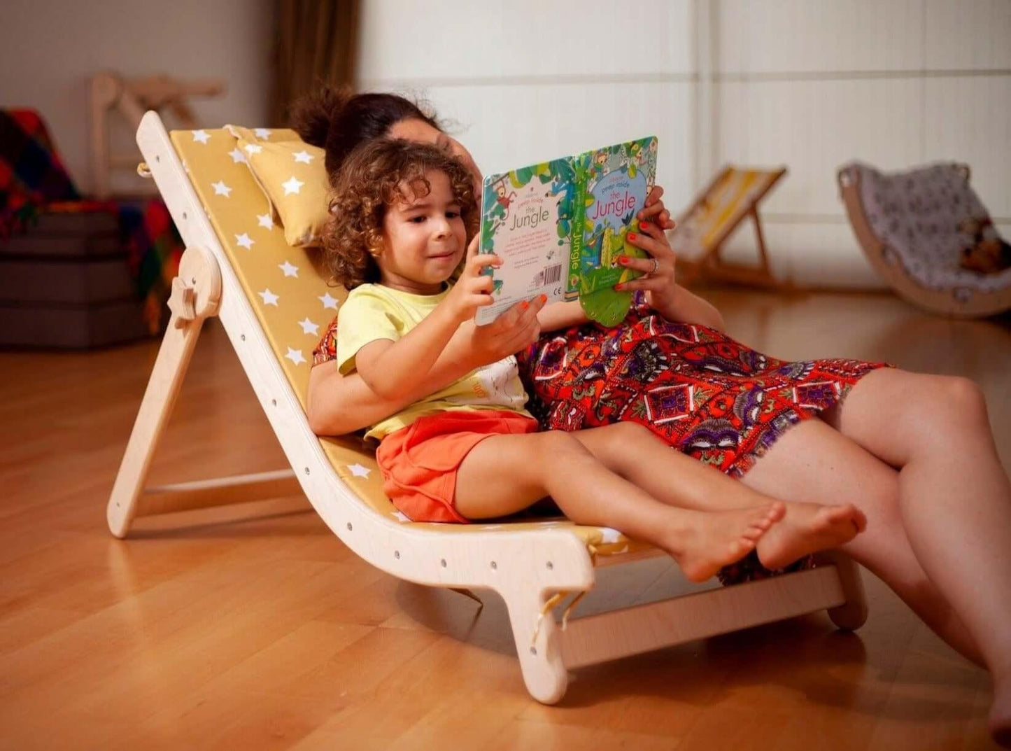 KIDS LOUNGE | Adjustable Lounge Chair with Comfy Pad for Kids - Disselt Designs