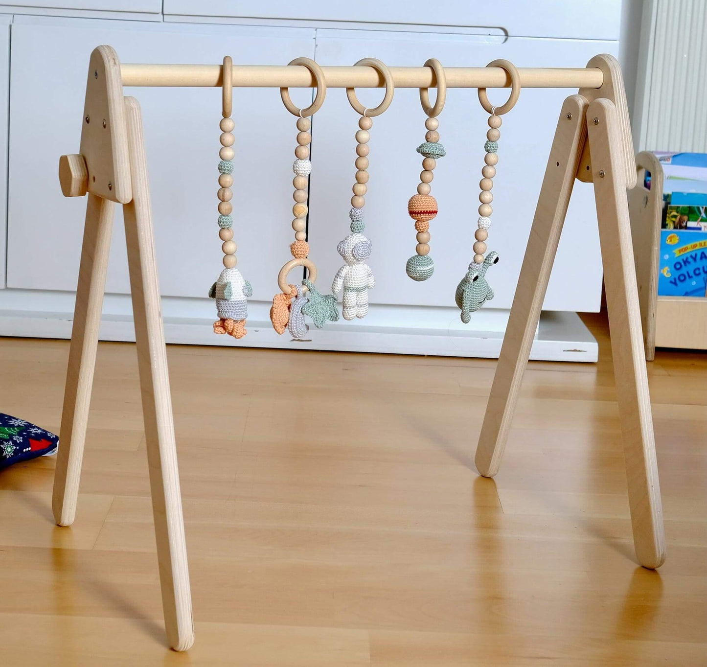 KIDS GYM | Montessori Baby Gym & Hanging Toys Set - Disselt Designs