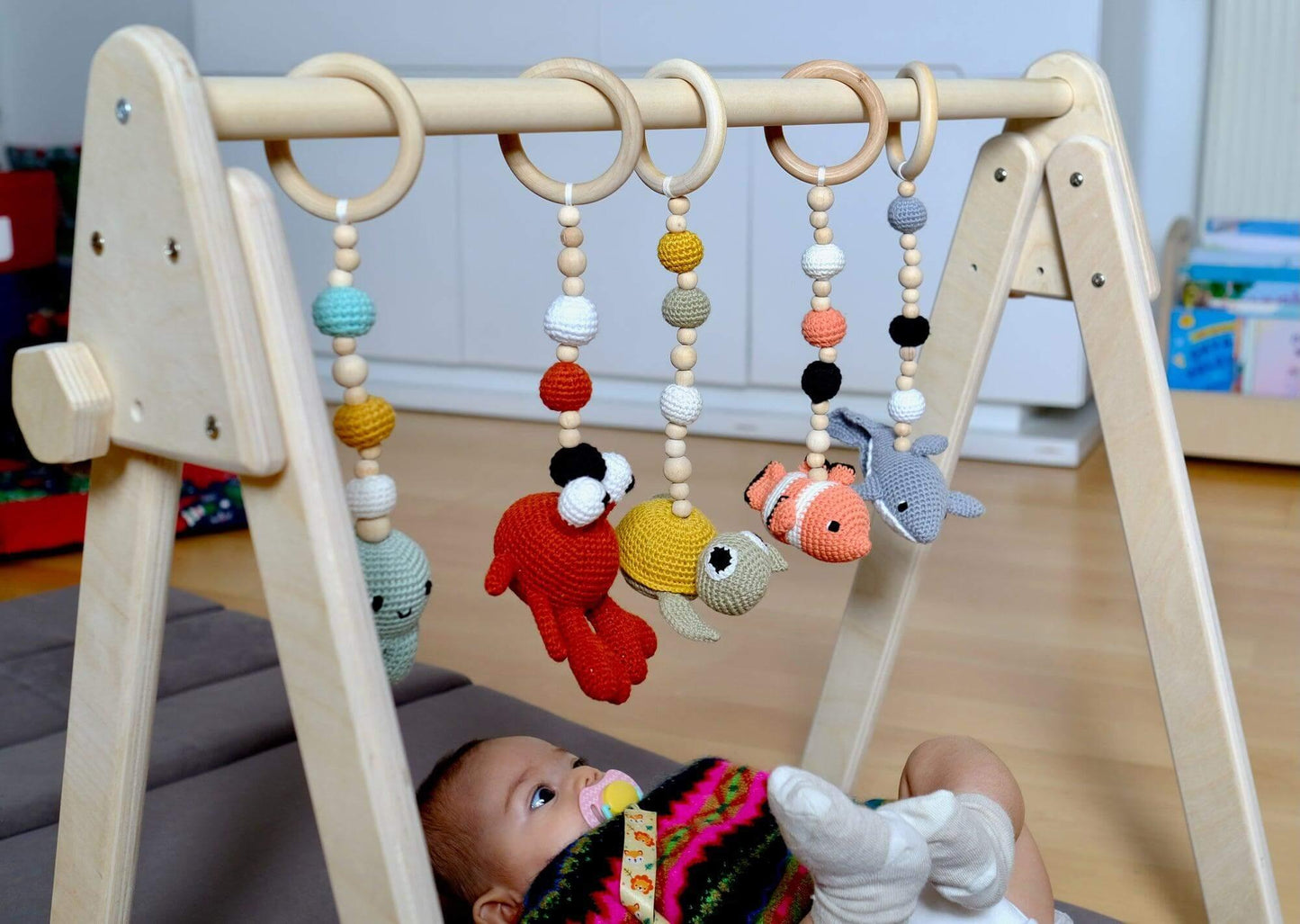 KIDS GYM | Montessori Baby Gym & Hanging Toys Set - Disselt Designs