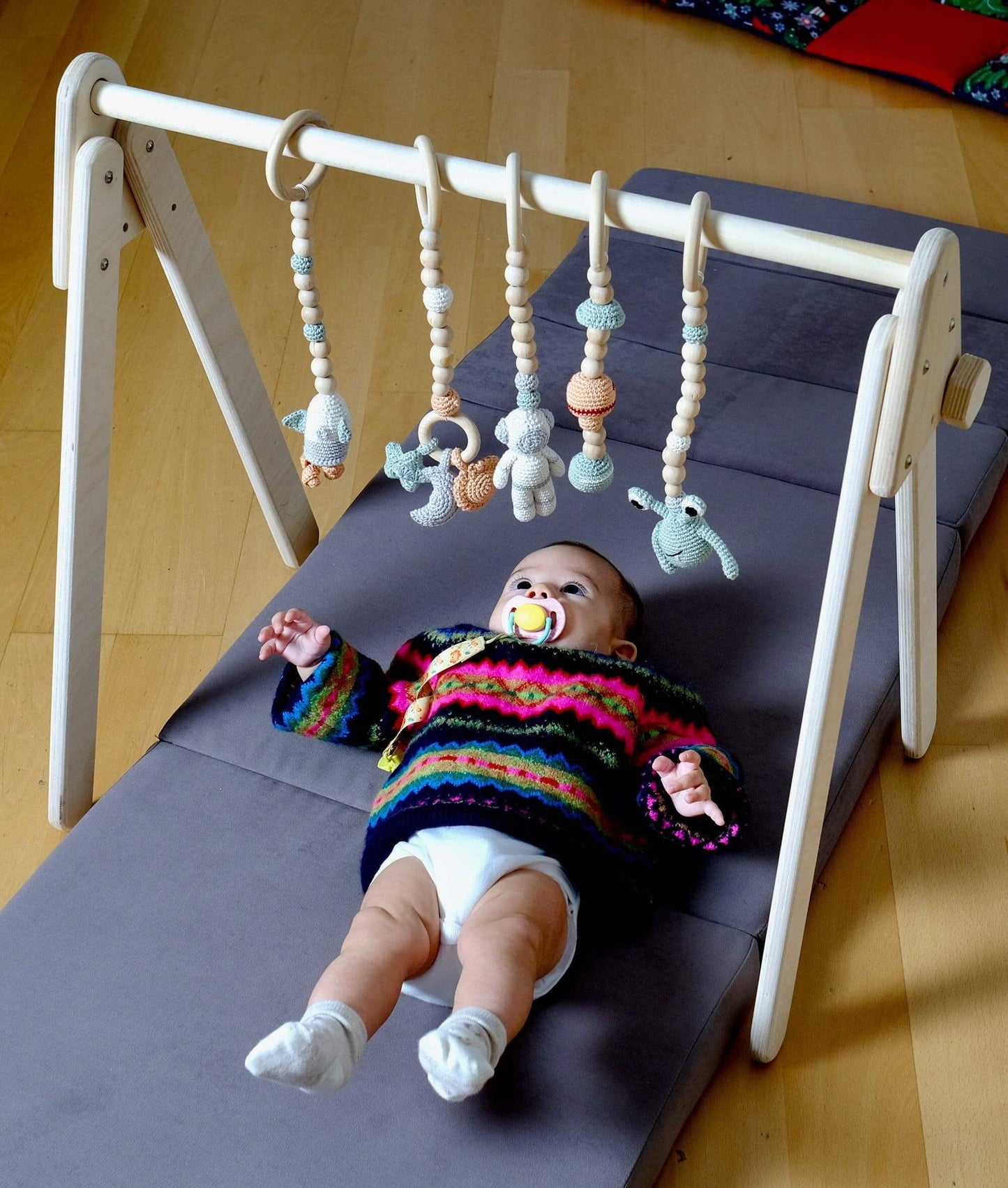 KIDS GYM | Montessori Baby Gym & Hanging Toys Set - Disselt Designs