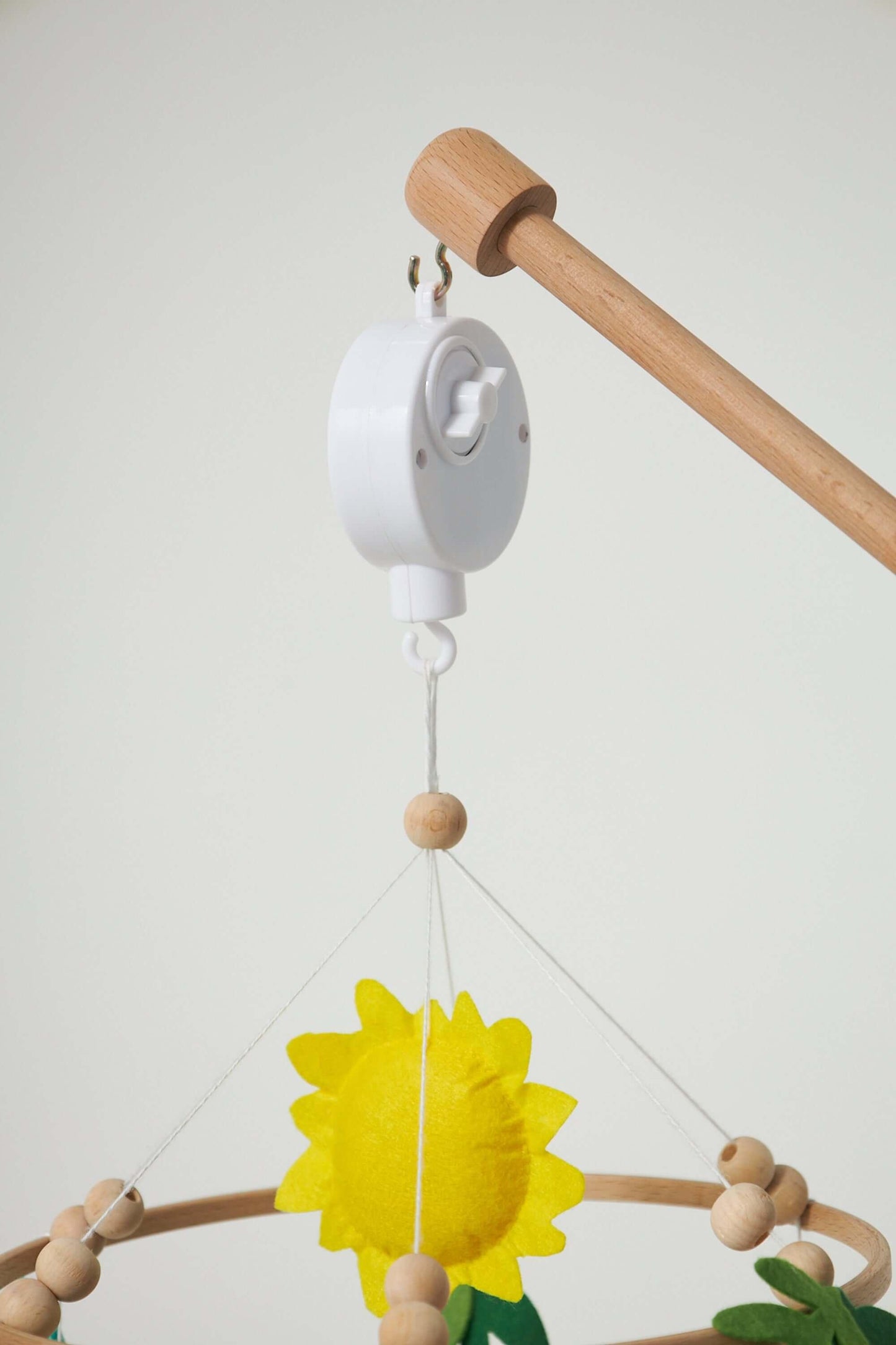 KIDS JUNGLE | Montessori Baby Mobile Set - Disselt Designs