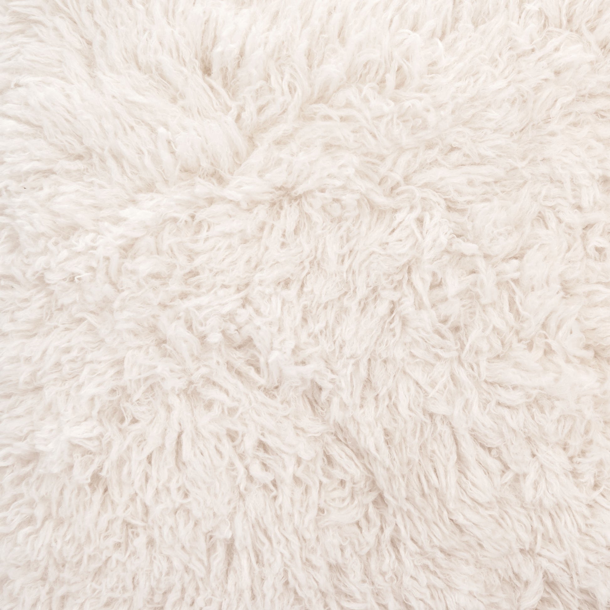 Pelut Accent Chair White - Disselt Designs