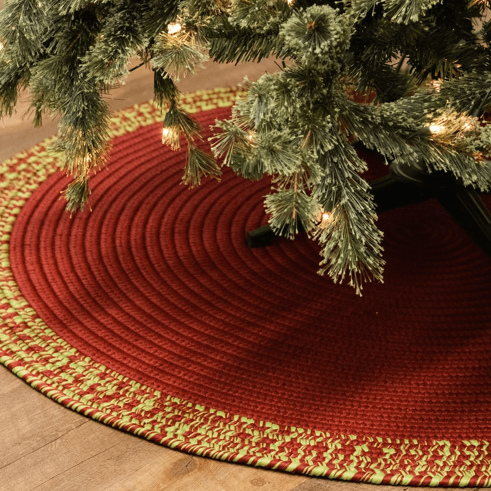 Under Tree Reversible Round Red Rug - Green Border 65” x 65” - Disselt Designs