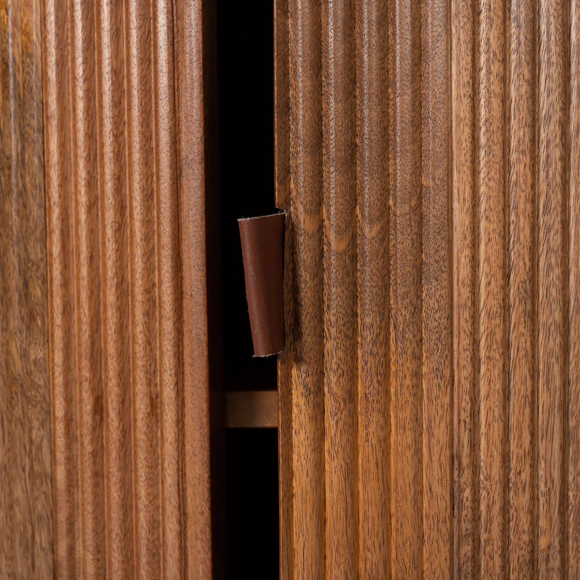 Izola Dining Table Brown - Disselt Designs