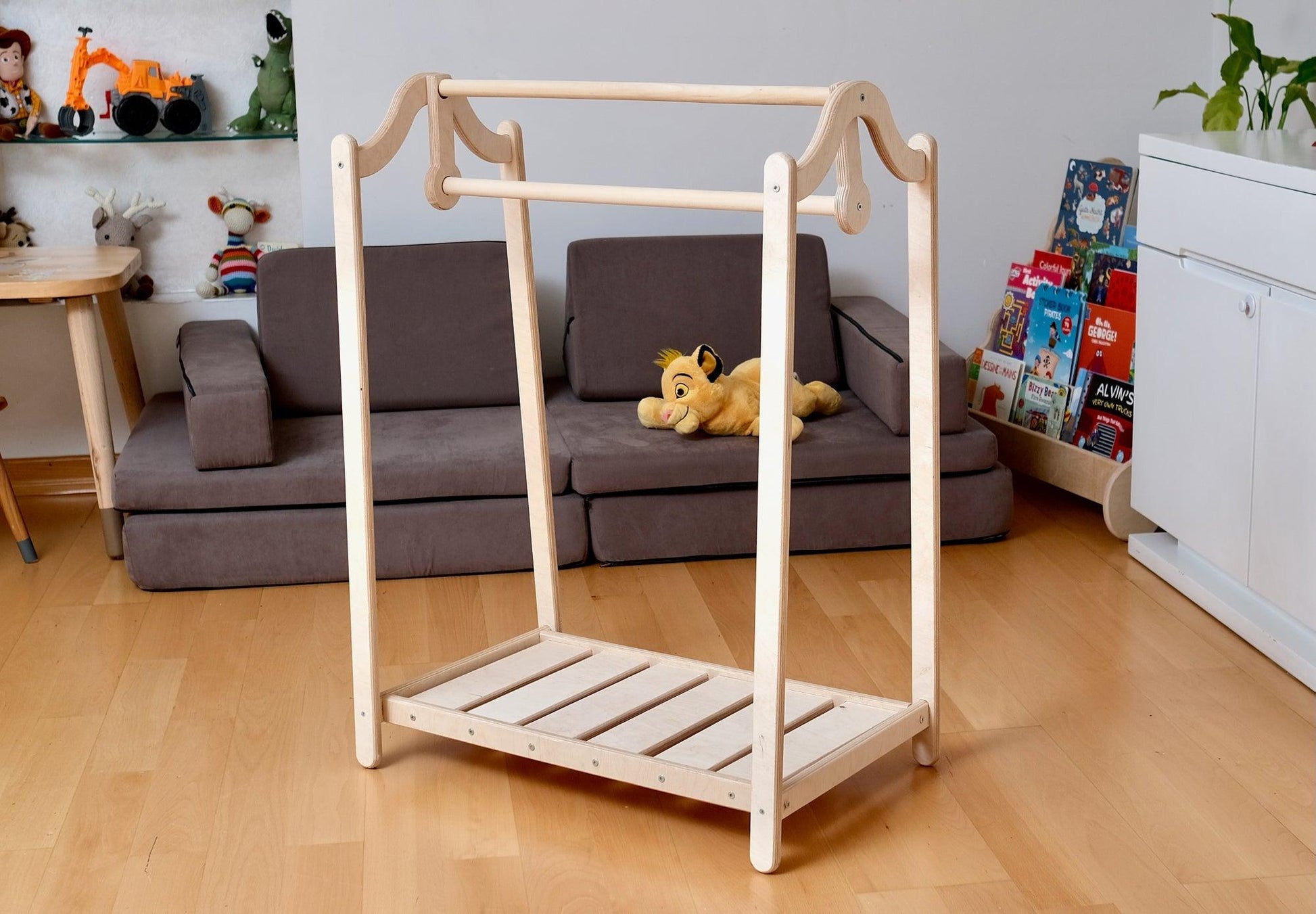 KIDS CLOSET | Montessori Wooden Kids Clothing Rack - Disselt Designs