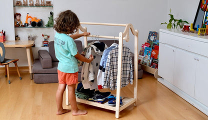 KIDS CLOSET | Montessori Wooden Kids Clothing Rack - Disselt Designs