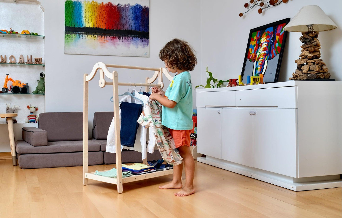 KIDS CLOSET | Montessori Wooden Kids Clothing Rack - Disselt Designs