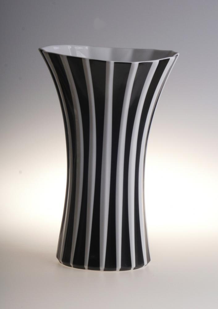 MILICA BLACK | Retro Style Porcelain Flower Vase 12” - Disselt Designs