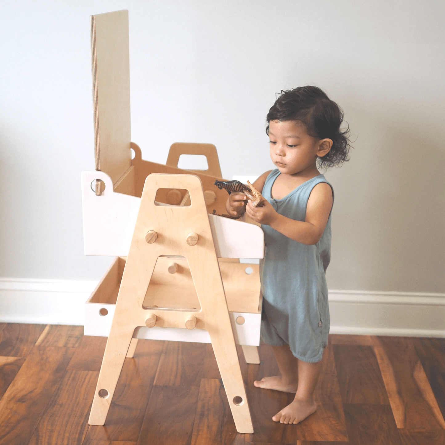 KIDS ARTISTE | Chalkboard Art Table - Disselt Designs